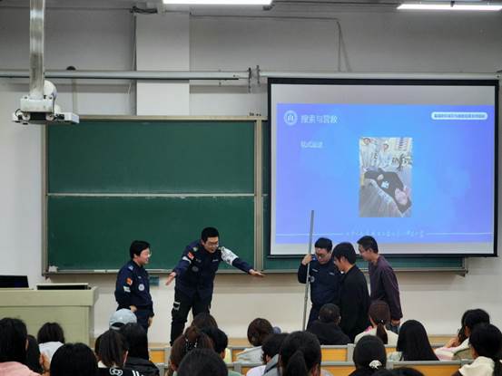 20251110_203146_AI看图