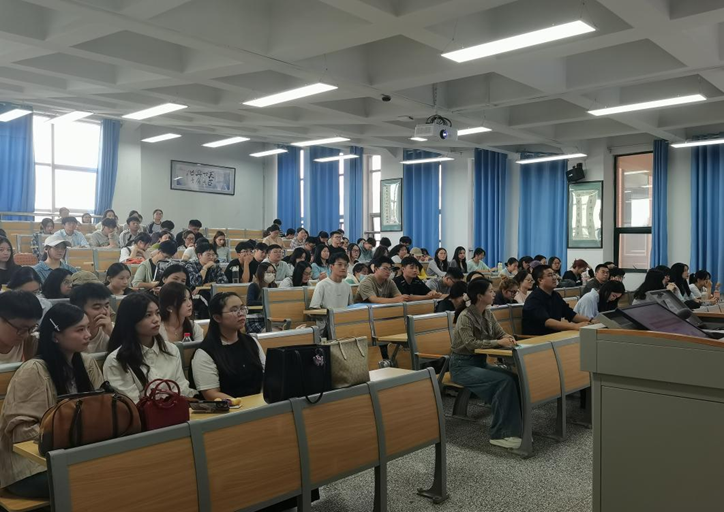 研途有为 励志笃行——经管学院举行2025级研究生新生年级大会