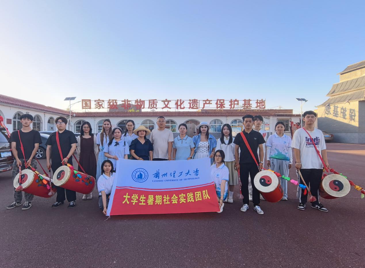 踏访苦水镇非遗基地 助力文脉活态传承——经济管理学院 “玫香逐梦” 实践团走进永登县苦水镇国家级非遗保护基地
