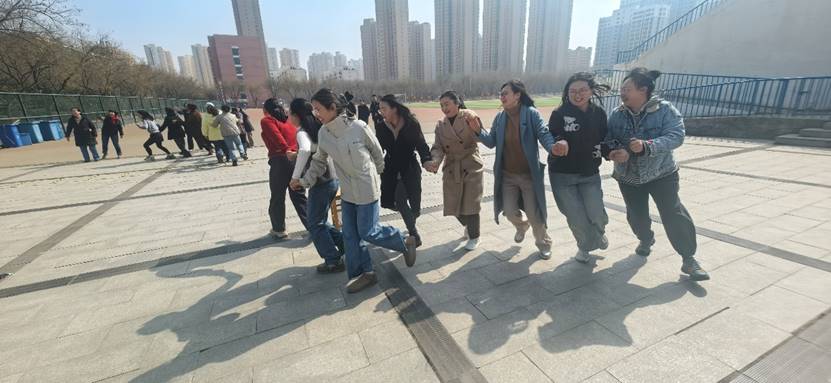 经管学院举办女教职工趣味活动