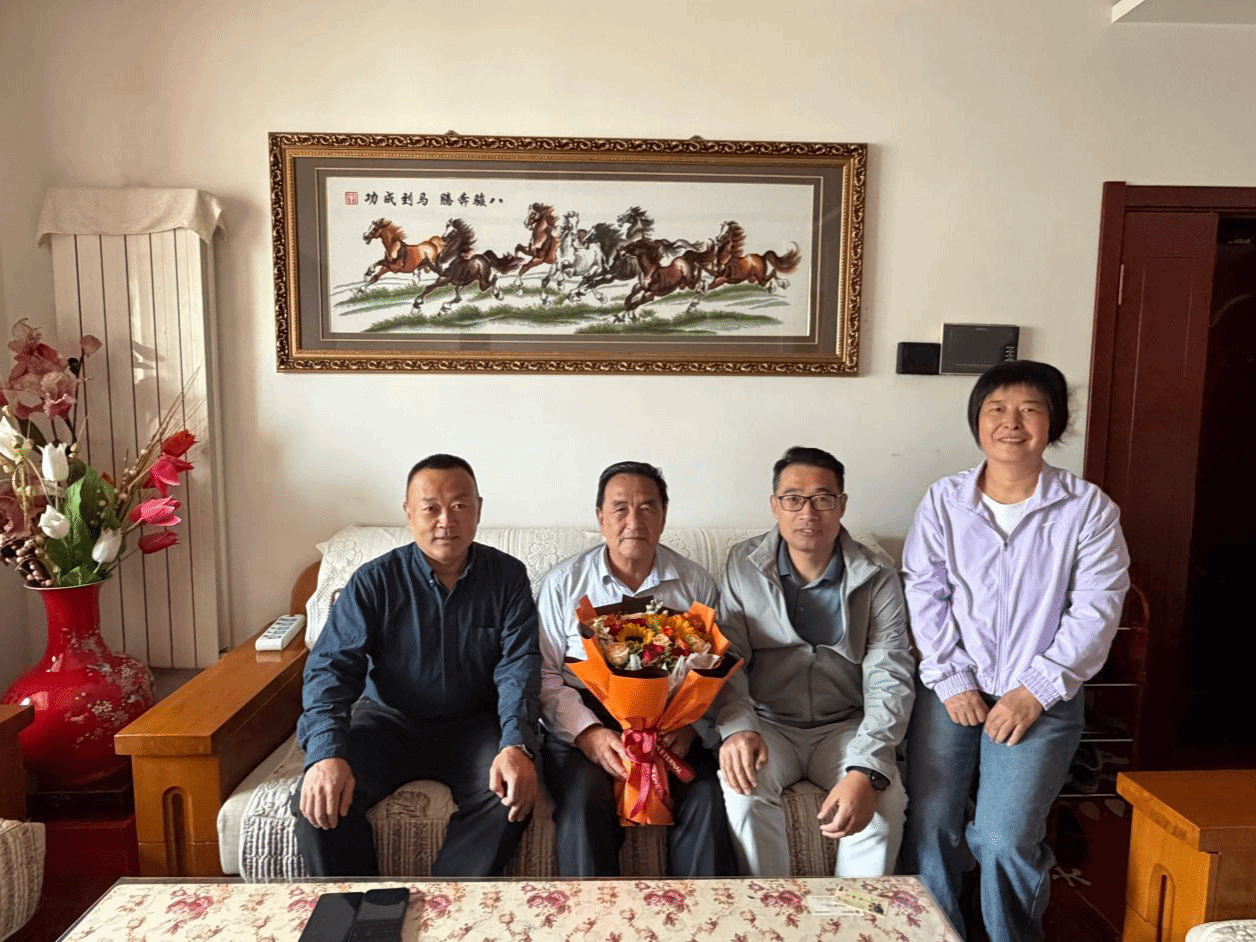 情暖桑榆，致敬芳华——经济管理学院走访慰问退休老教师