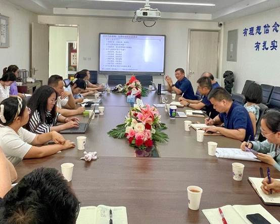 经济管理学院举办2026年国家项目申报专题辅导报告